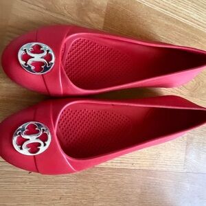Red crocs Gianna Disc ballet flats